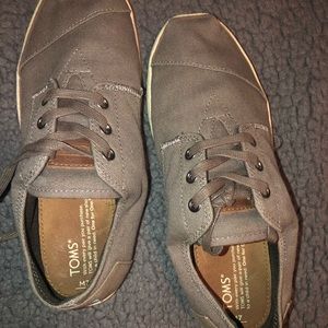 Toms tie up shoes